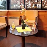 Kyriad Annecy Hotel 3*