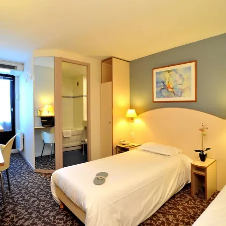 Hotel Kyriad Annecy 3*