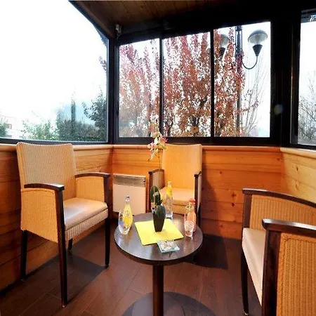 Kyriad Annecy 酒店